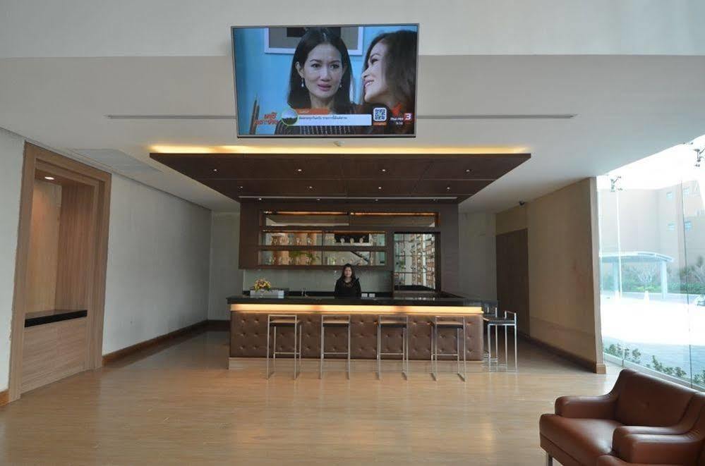 Srivaree Pavilion Hotel And Training Center Bang Phli Exterior foto